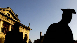 改變傳統(tǒng) 英大學(xué)試驗(yàn)新畢業(yè)成績(jī)制度