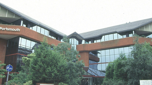 樸茨茅斯大學(xué)圖書(shū)館設(shè)專(zhuān)線電話對(duì)付噪音