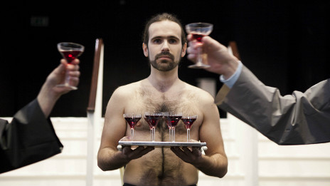 留英訪談:新戲營造愛與虛無的空間