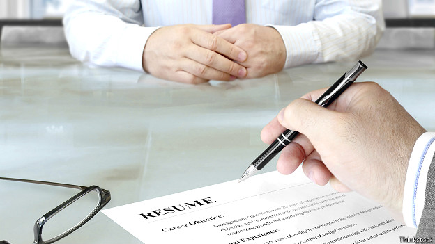 求職易？英國雇主大多不看文憑證明