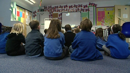 英教育專家:培訓(xùn)師資“應(yīng)從娃娃抓起”