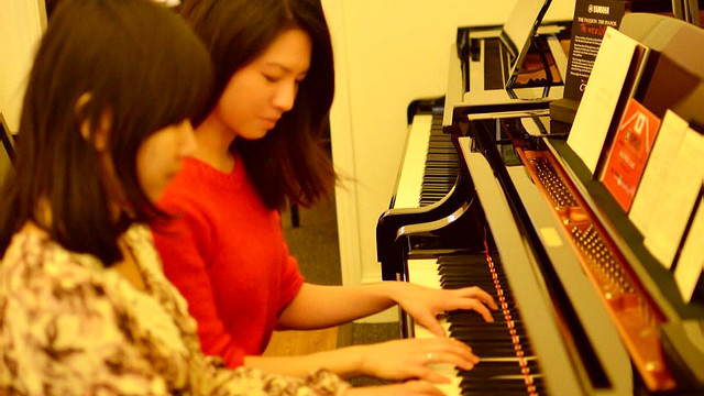 留英訪談:從“聆聽倫敦”到“大地之吻”