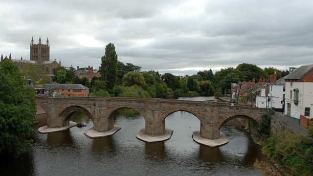 古鎮(zhèn)新校:實驗型私立大學培育技術(shù)人才