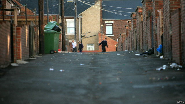 英國議會(huì):削減預(yù)算加劇兒童貧窮問題