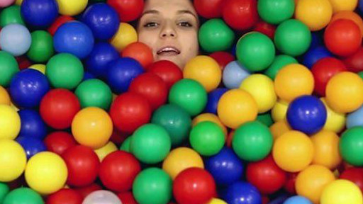 舒緩考試壓力妙法:尖叫 球浴 迷你豬