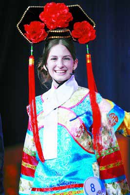 有朋自遠(yuǎn)方來 學(xué)漢語和這個(gè)夏天一樣熱