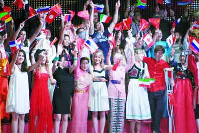 有朋自遠(yuǎn)方來 學(xué)漢語和這個(gè)夏天一樣熱