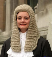 法官的假發(fā)是用來嚇人的？