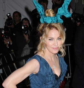 好萊塢風(fēng)行“兔流感”你會(huì)被傳染嗎？