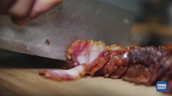 那一口下去滿嘴生津、齒頰留香的美味，承載著他怎樣的回憶和憧憬丨解碼中國(guó)