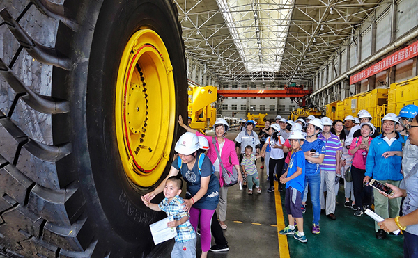 雙語(yǔ)盤(pán)點(diǎn)：外媒如何評(píng)價(jià)中國(guó)五年發(fā)展成就