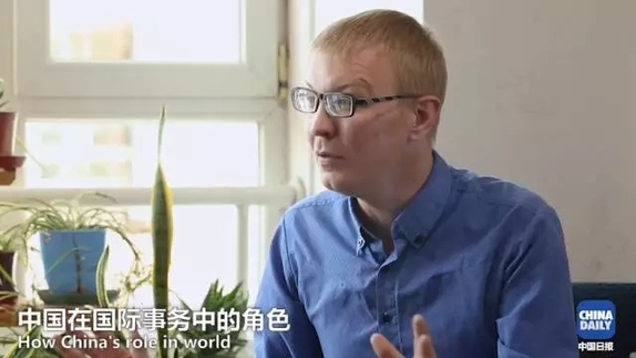 美國萌娃澆花“澆”出環(huán)保心得：賺得多，天更藍，才是硬道理！丨艾瑞克的小課堂