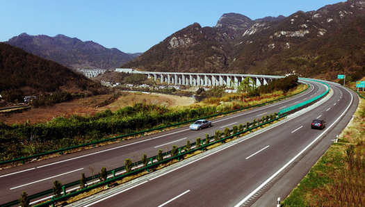 人間四月天 岳西花正紅