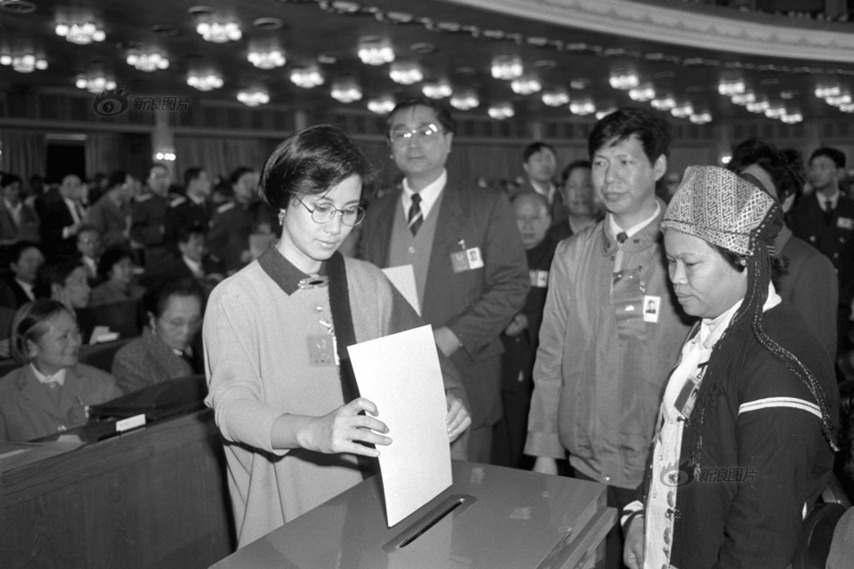 兩會(huì)記憶：那些年的兩會(huì)文藝大咖