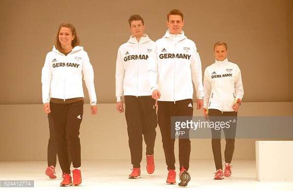 多國(guó)奧運(yùn)服裝遭吐槽 伊朗隊(duì)服似“橡皮擦”