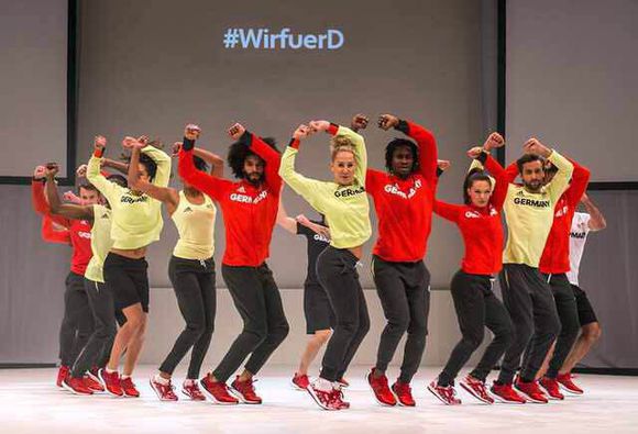 多國(guó)奧運(yùn)服裝遭吐槽 伊朗隊(duì)服似“橡皮擦”