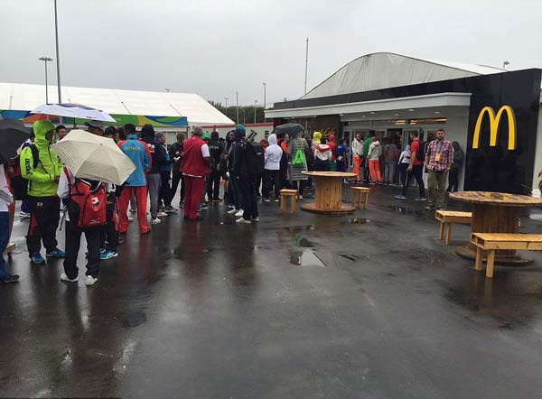 被運(yùn)動員吃哭了！奧運(yùn)村免費(fèi)麥當(dāng)勞宣布限購