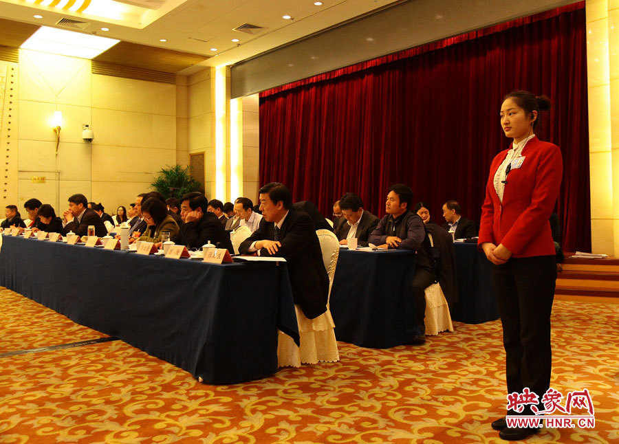 兩會花絮：會場內外美妙的“線條”