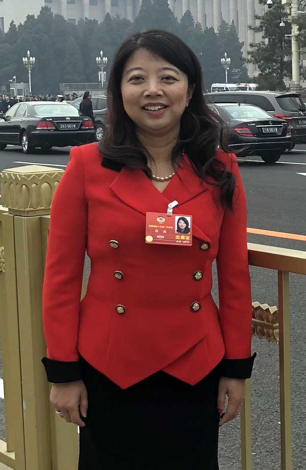 “兩會”三八節(jié)：女性代表委員關(guān)注女性權(quán)益