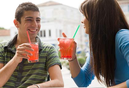 揭秘：女人是否喜歡你？看眼神就知道