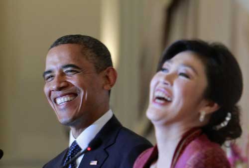 奧巴馬出訪泰國(guó) 與總理英拉“打情罵俏”