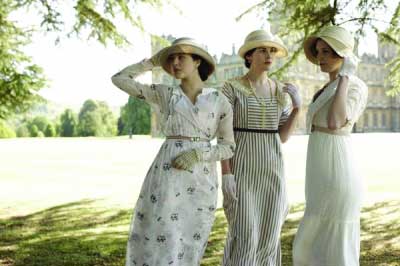 看《唐頓莊園》學(xué)英式俚語:睡到自然醒