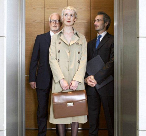 電梯里站的位置反映你的社會(huì)地位？