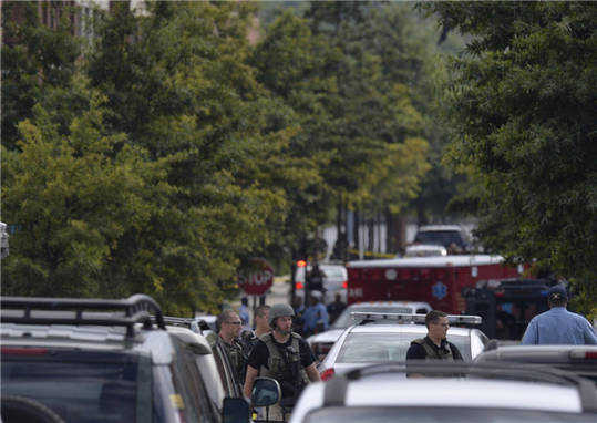 “華盛頓海軍工廠”槍擊案