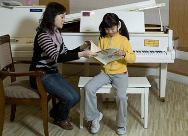 孩提時(shí)期的音樂(lè)訓(xùn)練可提高腦力