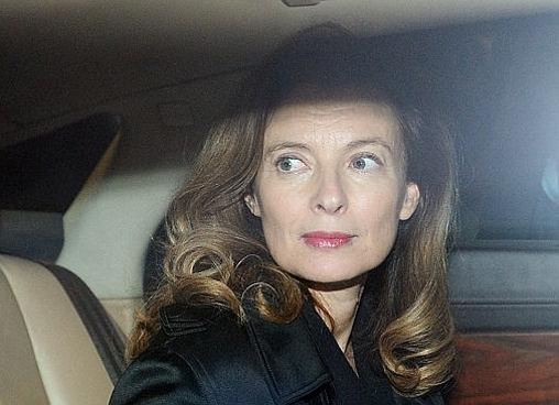 瓦萊麗將向法國(guó)總統(tǒng)索要巨額分手費(fèi)