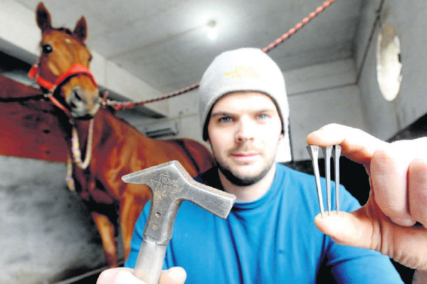 【我的中國夢(mèng)】為馬兒打造“金靴”