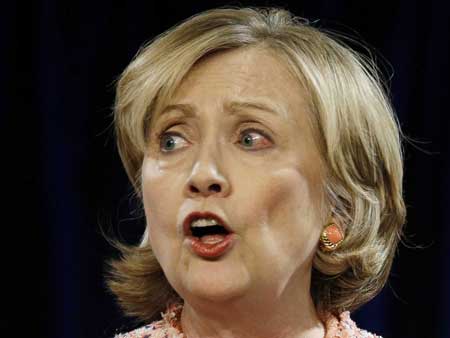 希拉里團(tuán)隊(duì)反諷布什顧問(wèn)“有病”