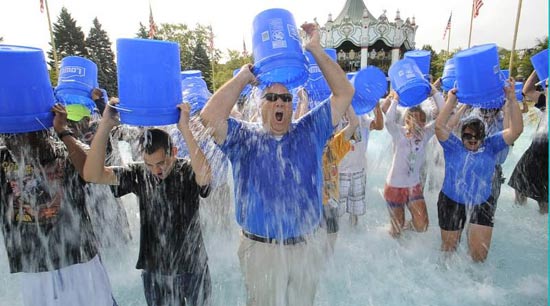 美禁止國(guó)家官員參加“冰桶挑戰(zhàn)” 違反執(zhí)業(yè)倫理