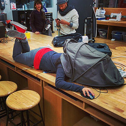 沒地方午休？試試 “果殼式午休袋”