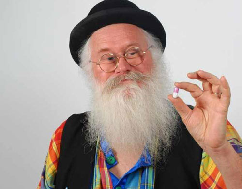 法國老翁發(fā)明“巧克力屁味”藥丸