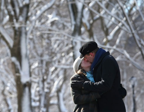 暴雪來襲，紐約人尋“暴雪伴侶”