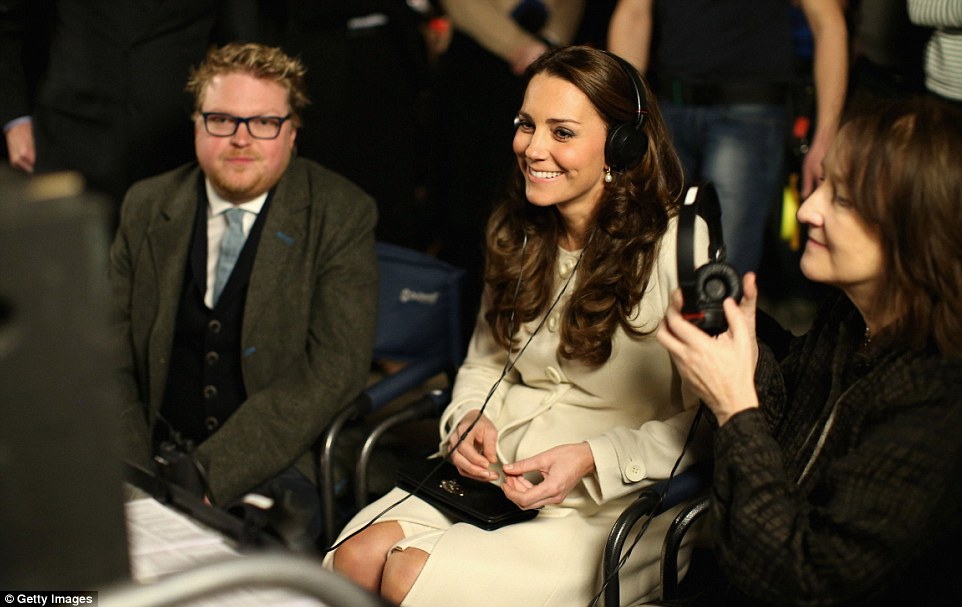 凱特王妃探班《唐頓莊園》 自稱“唐頓粉”