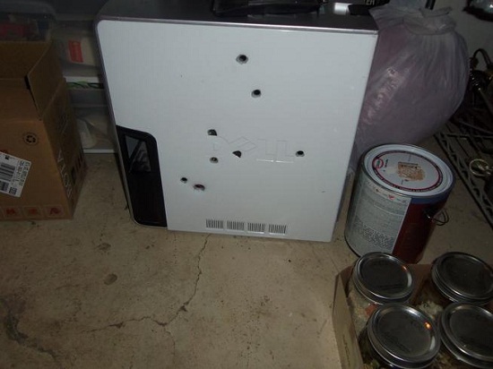 美國(guó)男子開8槍“殺電腦”