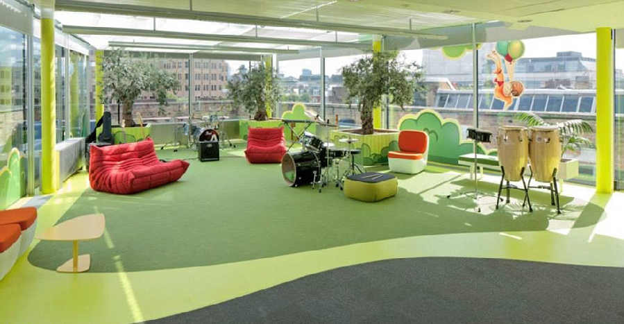 盤點全球最酷的辦公室 內(nèi)設(shè)滑梯游戲廳和糖果店