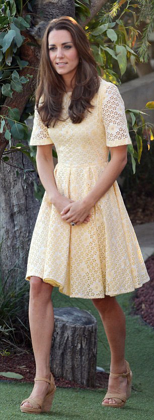 凱特產(chǎn)后亮相的裙子又火了！同款銷(xiāo)量激增