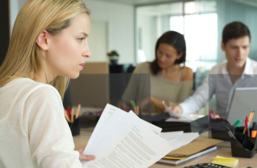 美女求職簡歷不該附照片？