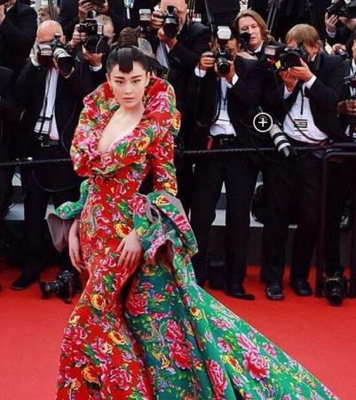 《復聯(lián)2》英雄穿東北花棉襖