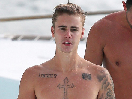 比伯新愛(ài)好:中式拔火罐