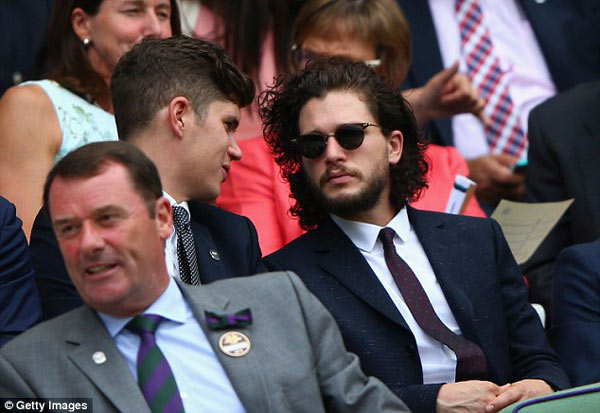 《權(quán)力的游戲》雪諾將復(fù)活？