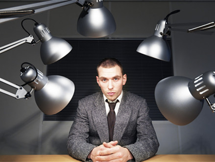 英國(guó)公司招人出奇招：來(lái)面試就給1000鎊