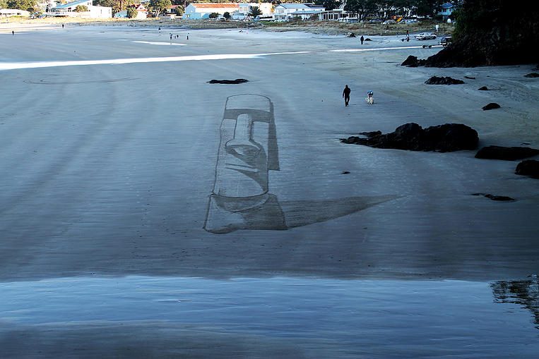 沙灘上的3D藝術(shù)沙畫(huà)