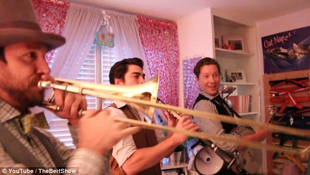 老媽殺手锏:請樂隊(duì)當(dāng)鬧鈴