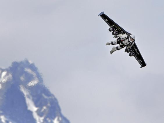 墜落、飛翔、赤身裸體、找不到廁所······心理學(xué)家解析九大常見夢(mèng)境