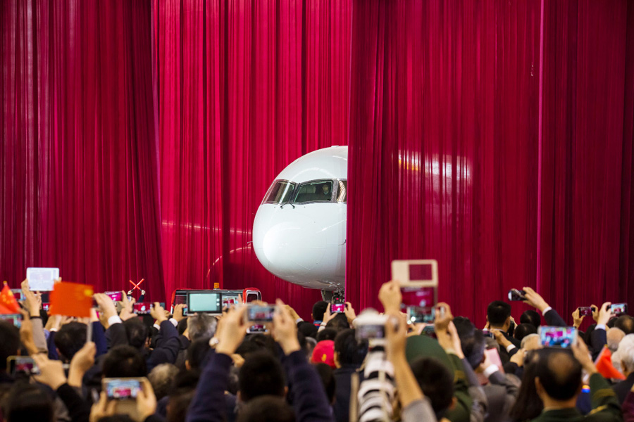 中國日報11月影像回眸:你不能對周圍世界熟視無睹