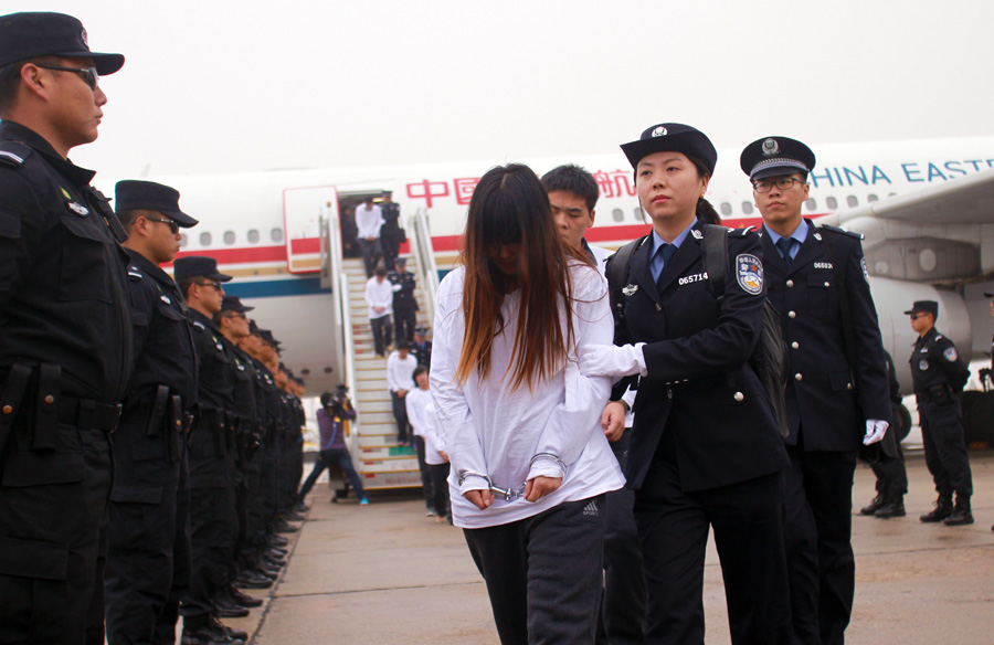 中國日報(bào)11月影像回眸:你不能對周圍世界熟視無睹